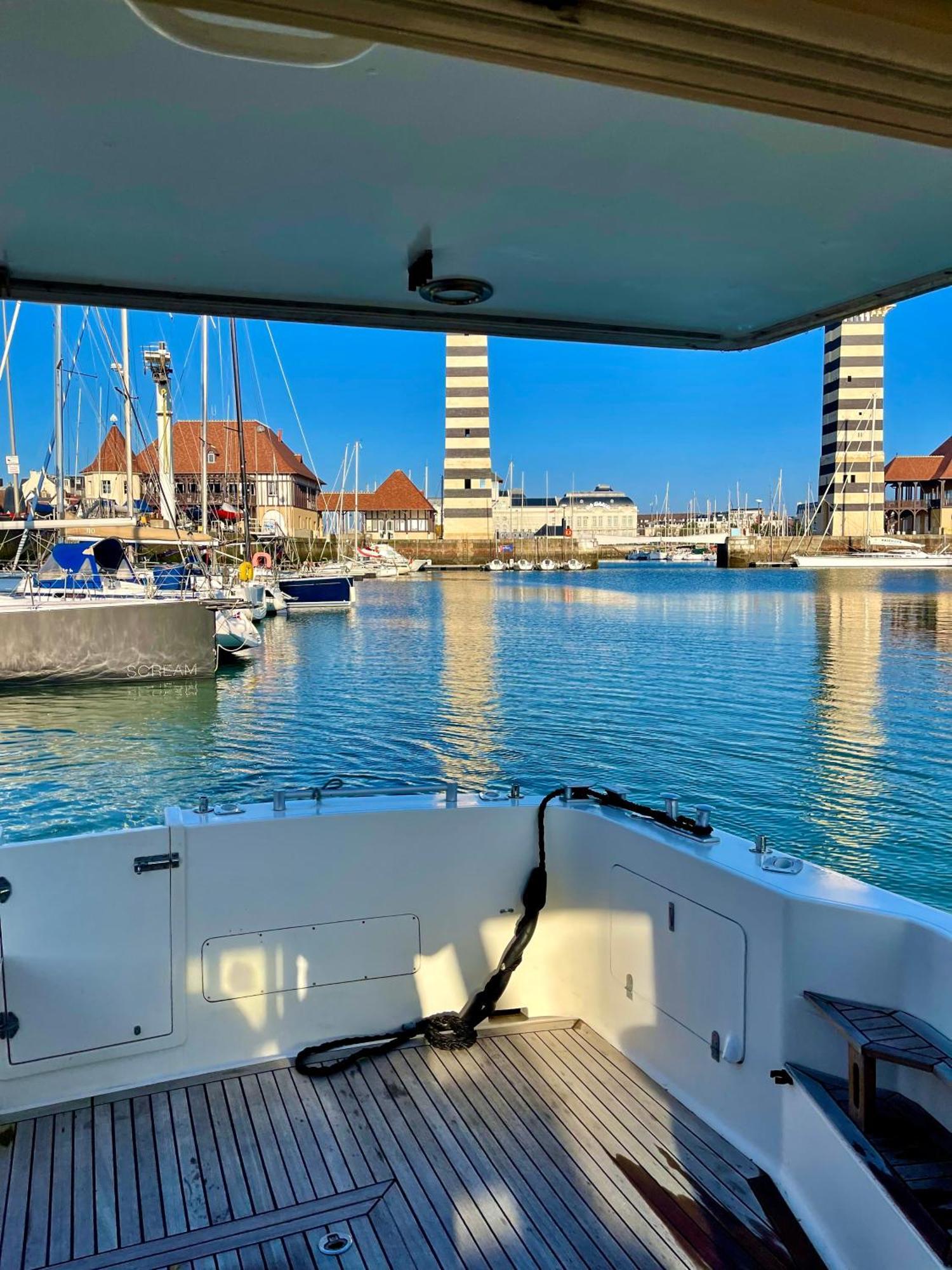 Yacht Deauville Esterno foto